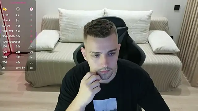 Larstar01 online show from September 19, 2025, 9:08 pm