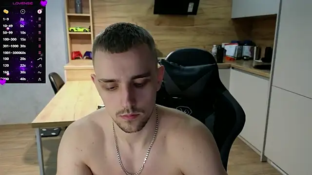 Larstar01 online show from March 5, 2025, 11:38 pm