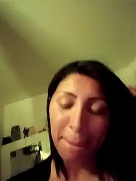 tiffani  love online show from October 17, 2025, 1:42 am