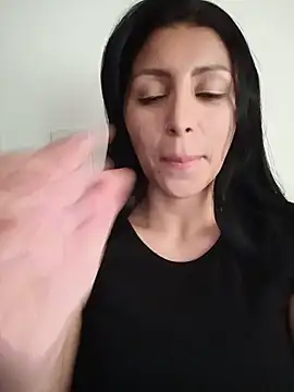tiffani  love online show from June 7, 2026, 5:40 pm