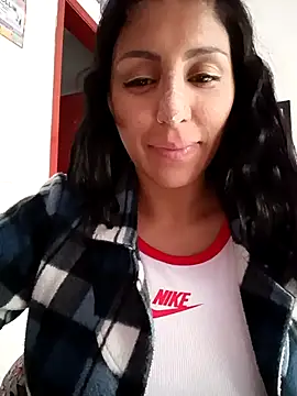 tiffani  love online show from September 19, 2025, 12:20 pm