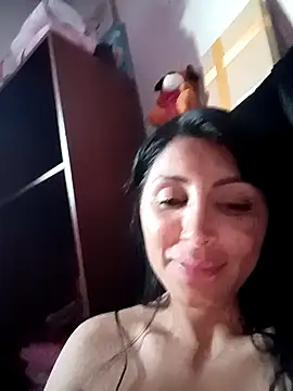 tiffani  love online show from October 20, 2025, 10:21 pm