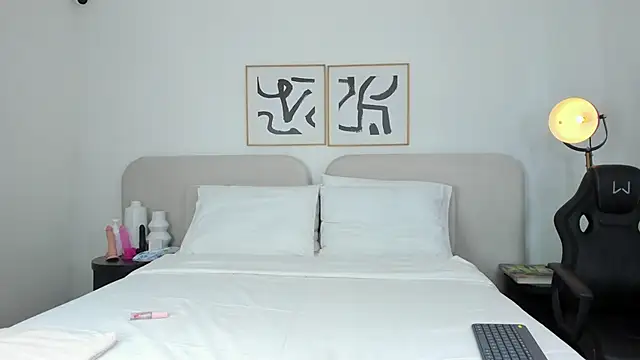 Emi latingirl online show from December 7, 2024, 5:15 pm