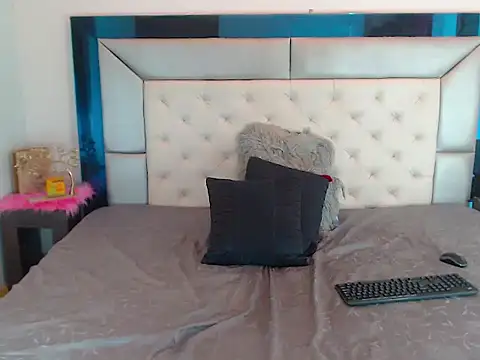 kerliythariana online show from May 17, 2026, 12:10 am