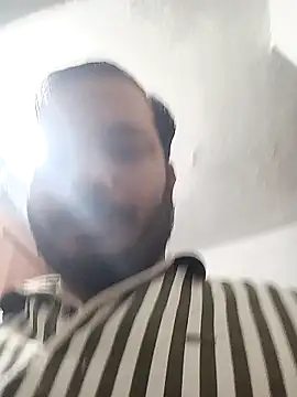 DeepakXxxR86 online show from December 17, 2025, 5:51 pm