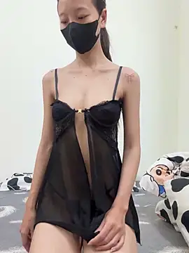 Lucy-Gold online show from September 17, 2025, 7:10 am