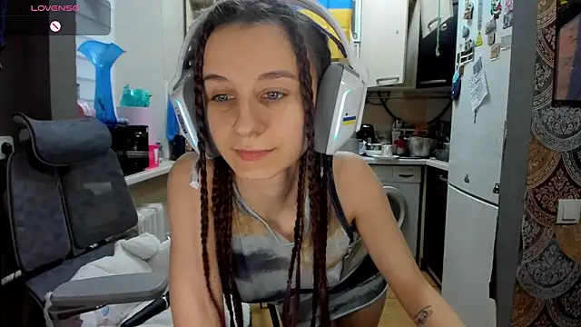  Nika Kik online show from April 8, 2026, 4:19 pm