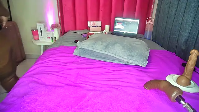 YummyThick Yanaya online show from June 30, 2026, 10:43 pm