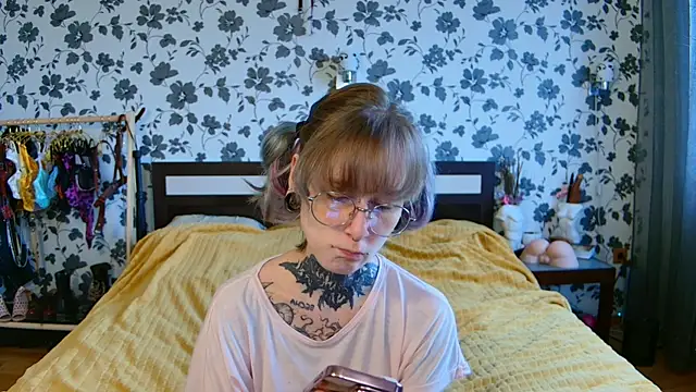 Snapshot of Littlespacemouse chatting on September 21, 2025, 9:58 am Littlespacemouse online show from September 21, 2025, 9:58 am