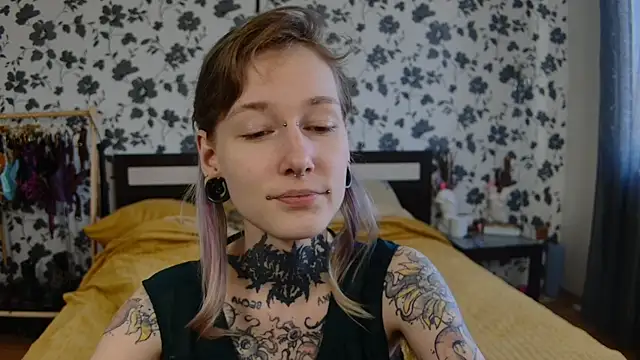 Snapshot of Littlespacemouse chatting on October 22, 2025, 9:42 am Littlespacemouse online show from October 22, 2025, 9:42 am