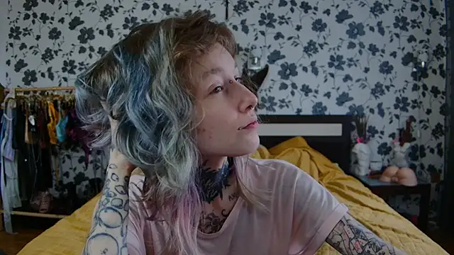 Snapshot of Littlespacemouse chatting on October 10, 2025, 6:14 am Littlespacemouse online show from October 10, 2025, 6:14 am