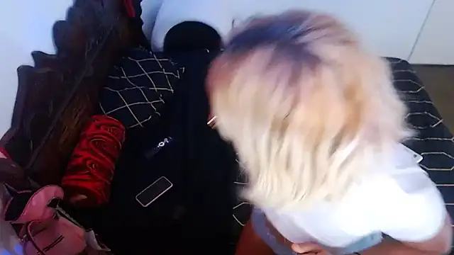 Candy-love87 online show from February 11, 2026, 4:40 pm