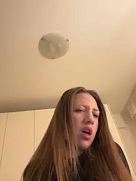 Snapshot of Sashabunny chatting on November 29, 2025, 10:21 pm Sashabunny online show from November 29, 2025, 10:21 pm