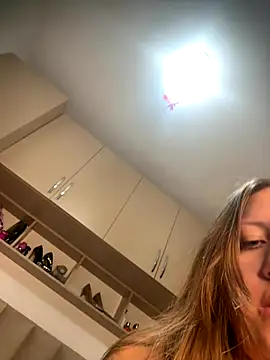 Snapshot of Sashabunny chatting on October 4, 2025, 7:26 pm Sashabunny online show from October 4, 2025, 7:26 pm