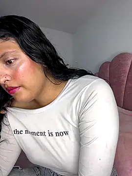 tati  22 online show from November 27, 2025, 4:51 pm