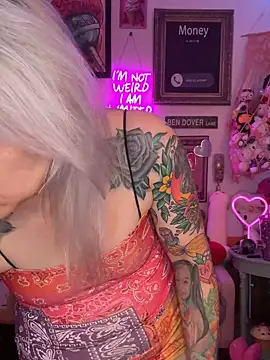 CherryBombBomb online show from February 16, 2025, 4:31 am