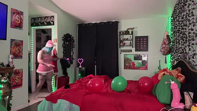 CherryBombBomb online show from December 22, 2025, 4:01 am