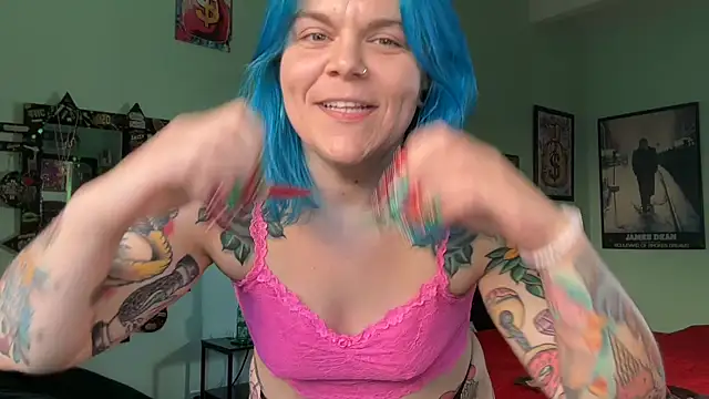 CherryBombBomb online show from December 3, 2025, 10:31 pm