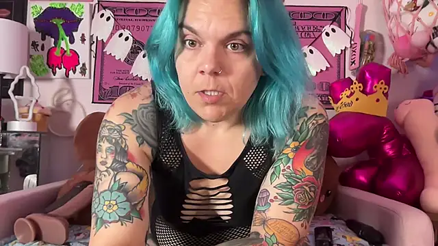 CherryBombBomb online show from September 26, 2025, 6:20 am