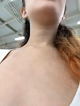 Snapshot of Mon_Cherry chatting on September 14, 2025, 2:23 am Mon Cherry online show from September 14, 2025, 2:23 am