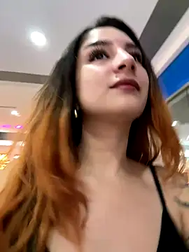 Snapshot of Mon_Cherry chatting on September 18, 2025, 1:08 am Mon Cherry online show from September 18, 2025, 1:08 am