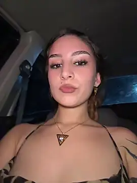 Snapshot of Mon_Cherry chatting on November 12, 2025, 1:21 am Mon Cherry online show from November 12, 2025, 1:21 am