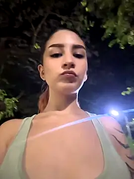 Snapshot of Mon_Cherry chatting on October 21, 2025, 12:43 am Mon Cherry online show from October 21, 2025, 12:43 am