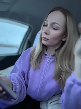 LavenderHot online show from December 22, 2025, 2:55 am