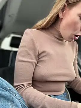 LavenderHot online show from March 11, 2025, 5:13 am