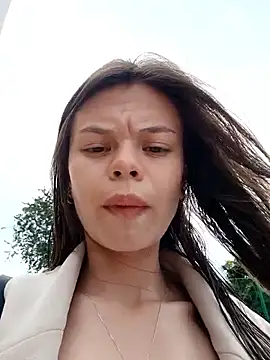 Snapshot of Violeta_12- chatting on May 11, 2026, 4:04 pm Violeta 12- online show from May 11, 2026, 4:04 pm