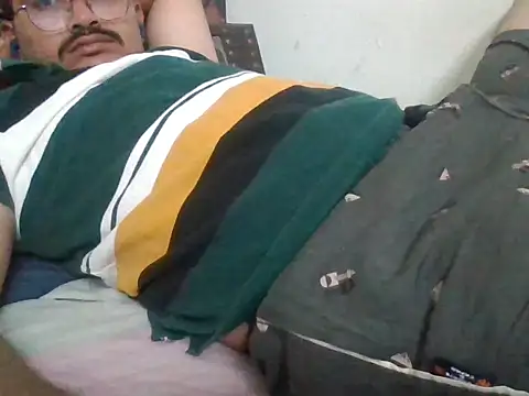 Snapshot of naughtymike0007 chatting on January 18, 2026, 4:10 pm naughtymike0007 online show from January 18, 2026, 4:10 pm