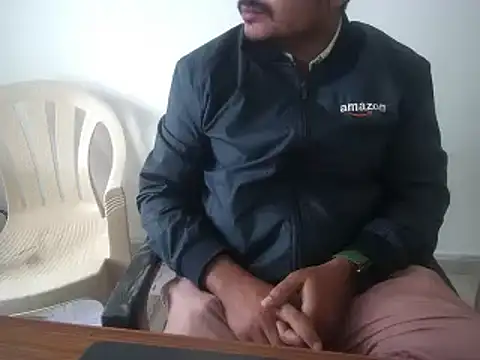 naughtymike0007 online show from November 18, 2025, 9:34 am