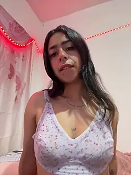 Snapshot of CieloTaylor chatting on December 22, 2025, 7:41 am CieloTaylor online show from December 22, 2025, 7:41 am