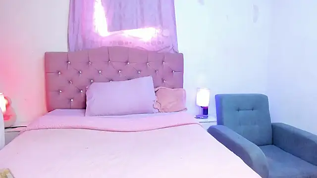 Snapshot of Latinabombsheell chatting on February 12, 2026, 7:02 pm Latinabombsheell online show from February 12, 2026, 7:02 pm