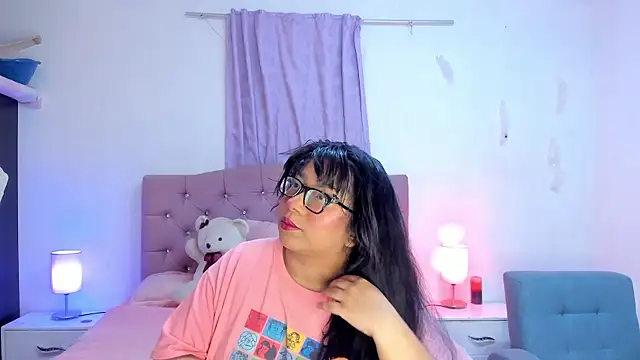 Latinabombsheell online show from December 21, 2025, 2:35 am