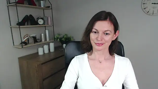 Snapshot of VivianWILD chatting on February 13, 2025, 1:15 pm VivianWILD online show from February 13, 2025, 1:15 pm