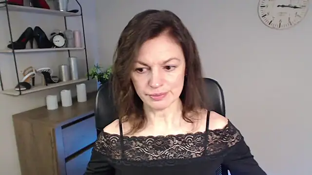 Snapshot of VivianWILD chatting on February 6, 2025, 6:51 am VivianWILD online show from February 6, 2025, 6:51 am