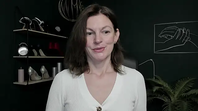 VivianWILD online show from November 3, 2025, 6:51 am