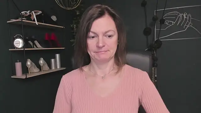 VivianWILD online show from October 15, 2025, 6:00 am