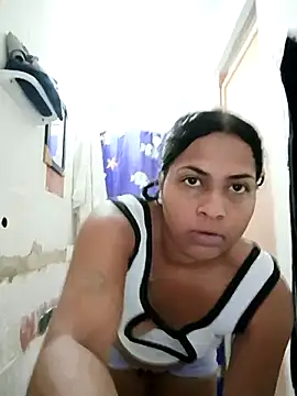 Giselabrunette25 online show from November 29, 2025, 2:28 pm