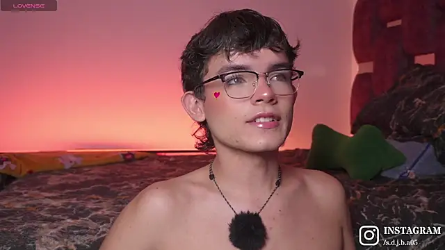 Angelo 018 online show from November 20, 2025, 5:41 am