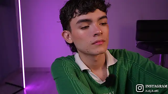 Snapshot of Angelo_018 chatting on February 28, 2026, 4:12 am Angelo 018 online show from February 28, 2026, 4:12 am