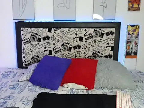 Rihana14 online show from November 2, 2025, 8:25 pm