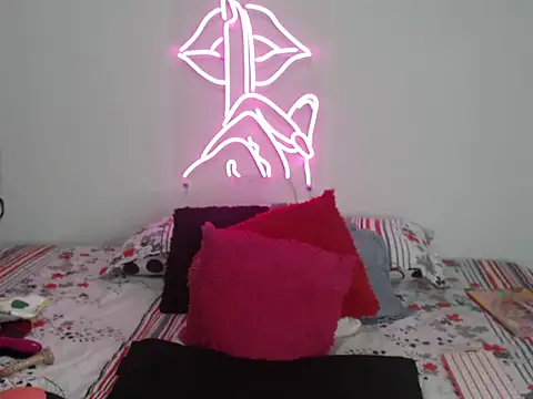 Rihana14 online show from October 18, 2025, 10:12 pm