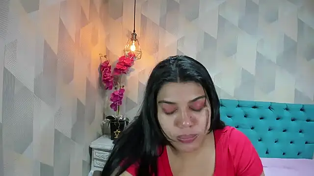 LindaBreeS online show from July 4, 2026, 1:59 pm