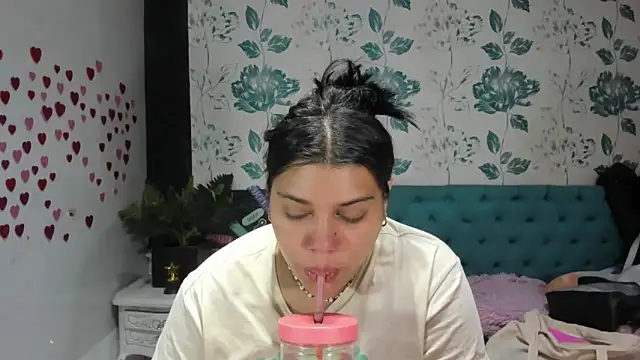 LindaBreeS online show from March 13, 2025, 2:33 pm