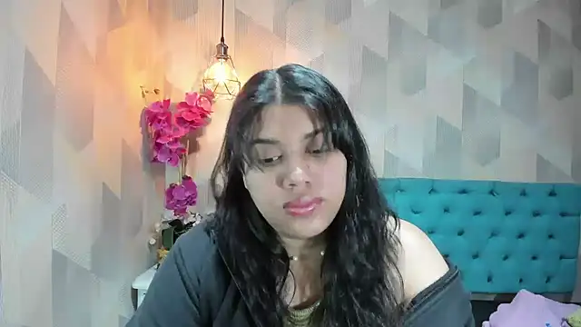 LindaBreeS online show from January 18, 2026, 5:38 pm