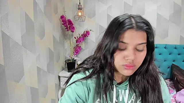 LindaBreeS online show from September 11, 2025, 3:06 am