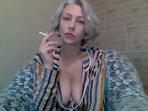 Snapshot of Lorie_Carrie chatting on October 9, 2025, 8:48 am Lorie Carrie online show from October 9, 2025, 8:48 am