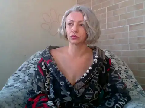 Lorie Carrie online show from January 17, 2026, 12:20 pm